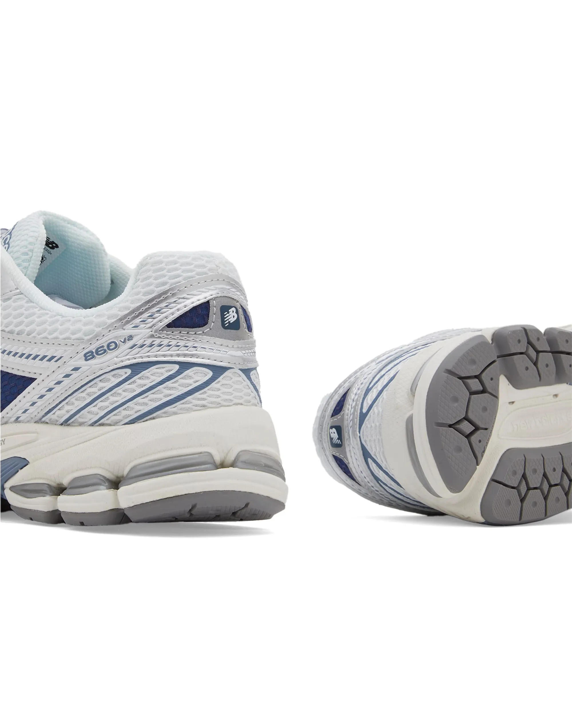 860v2 - Silver / Navy
