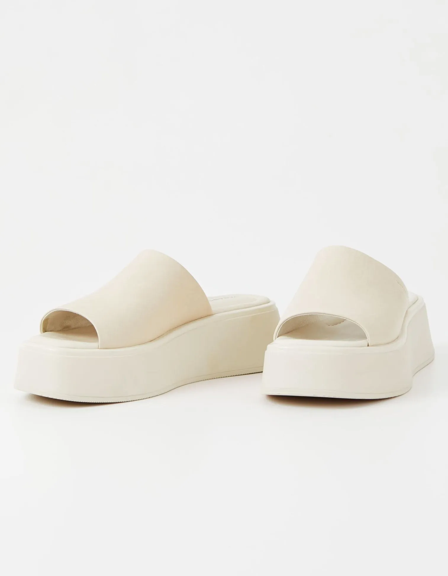 Courtney Slides in Off White
