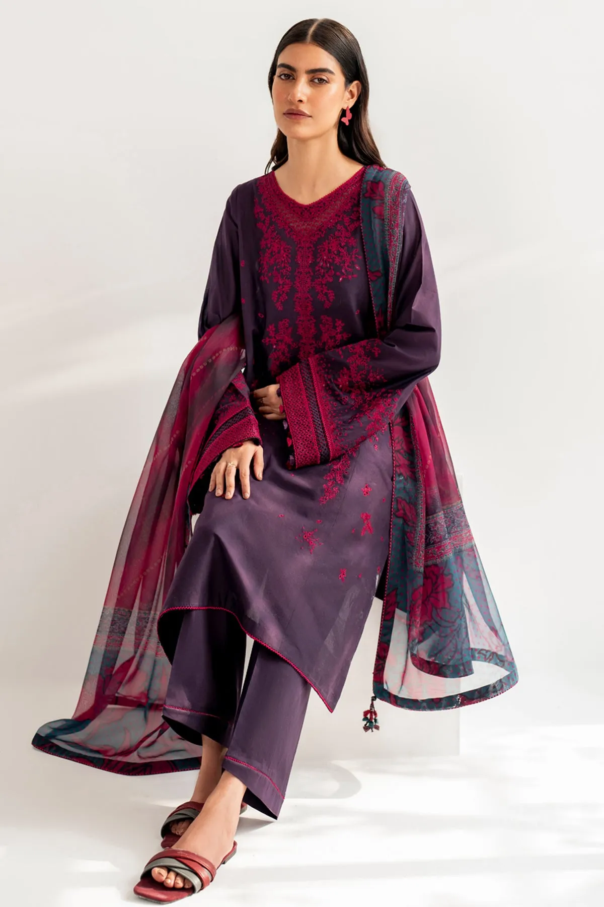 Embroidered Lawn USE - 9091