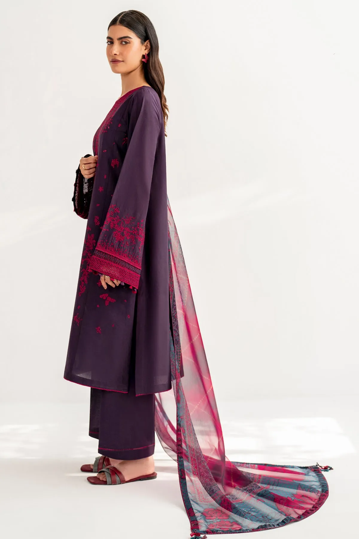 Embroidered Lawn USE - 9091