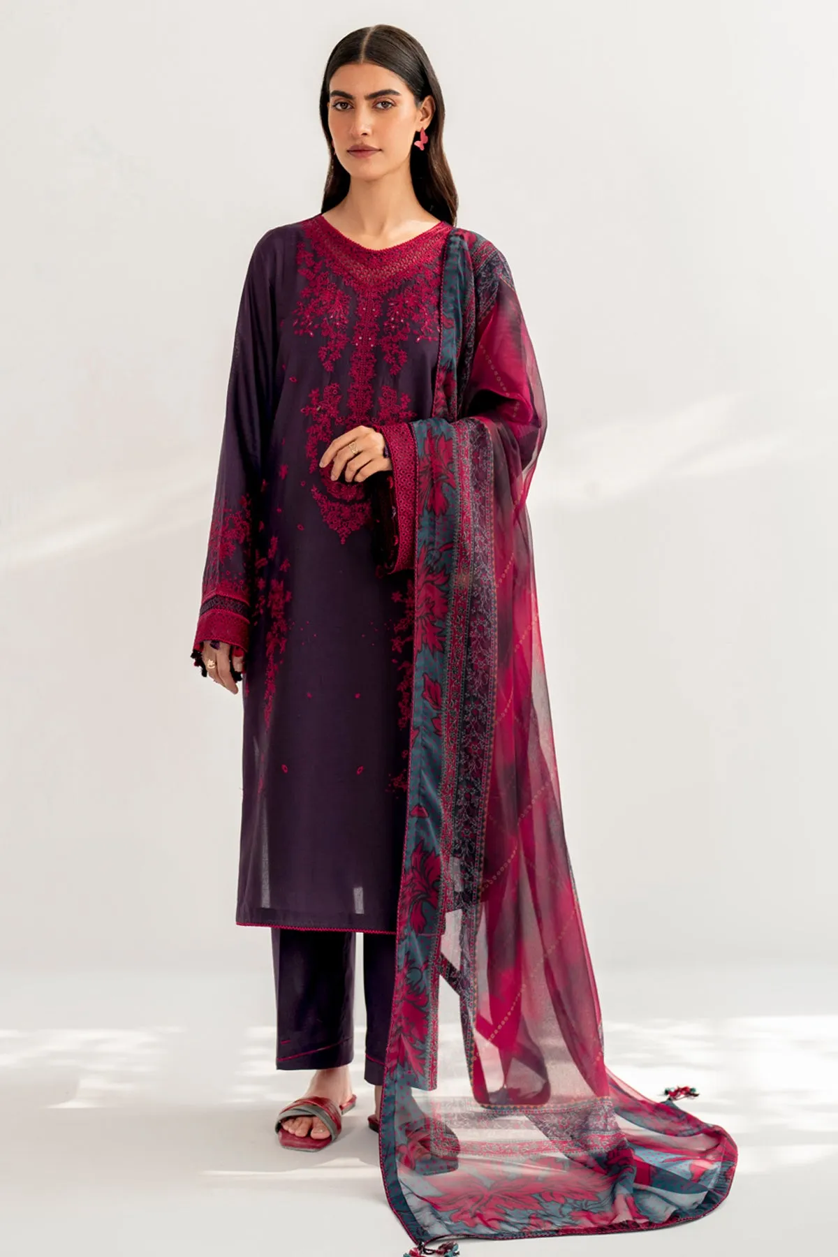 Embroidered Lawn USE - 9091
