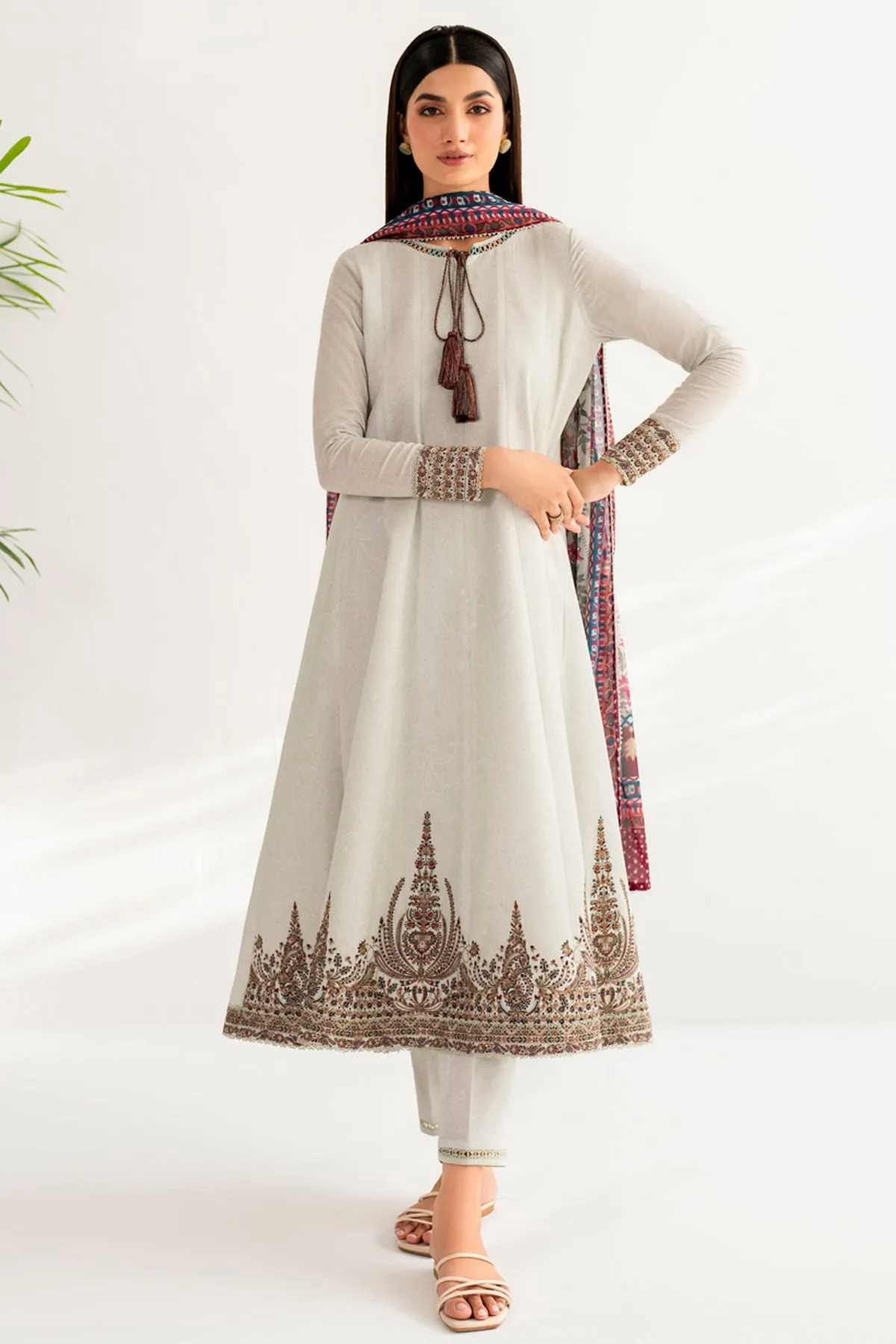 Embroidered Lawn USE - 9093