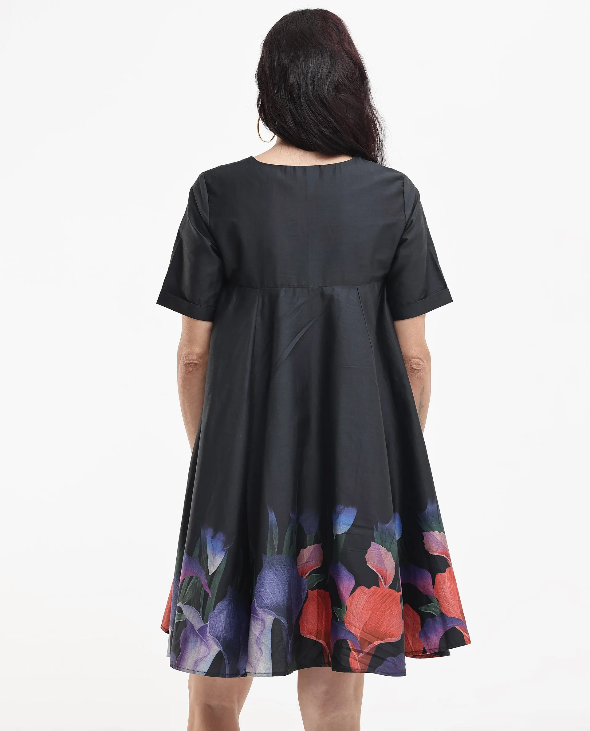 Rareism Women Zapon Black Cotton Short Sleeve Crew Neck Fit And Flare Floral Print Knee Length Dress